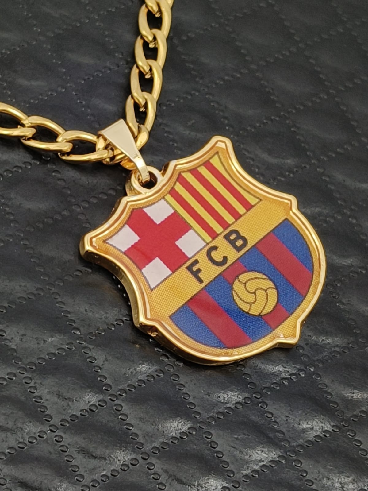 Dije Dorado Escudo FC Barcelona – “Más Que Un Club”